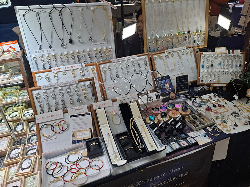 隕石アクセサリーで池袋ミネラルショーに出展